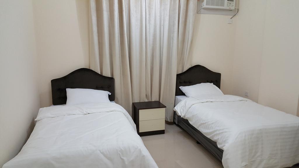 Golden Seasons Furnished Apartment Salalah Esterno foto